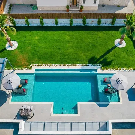 Sundia Villa *